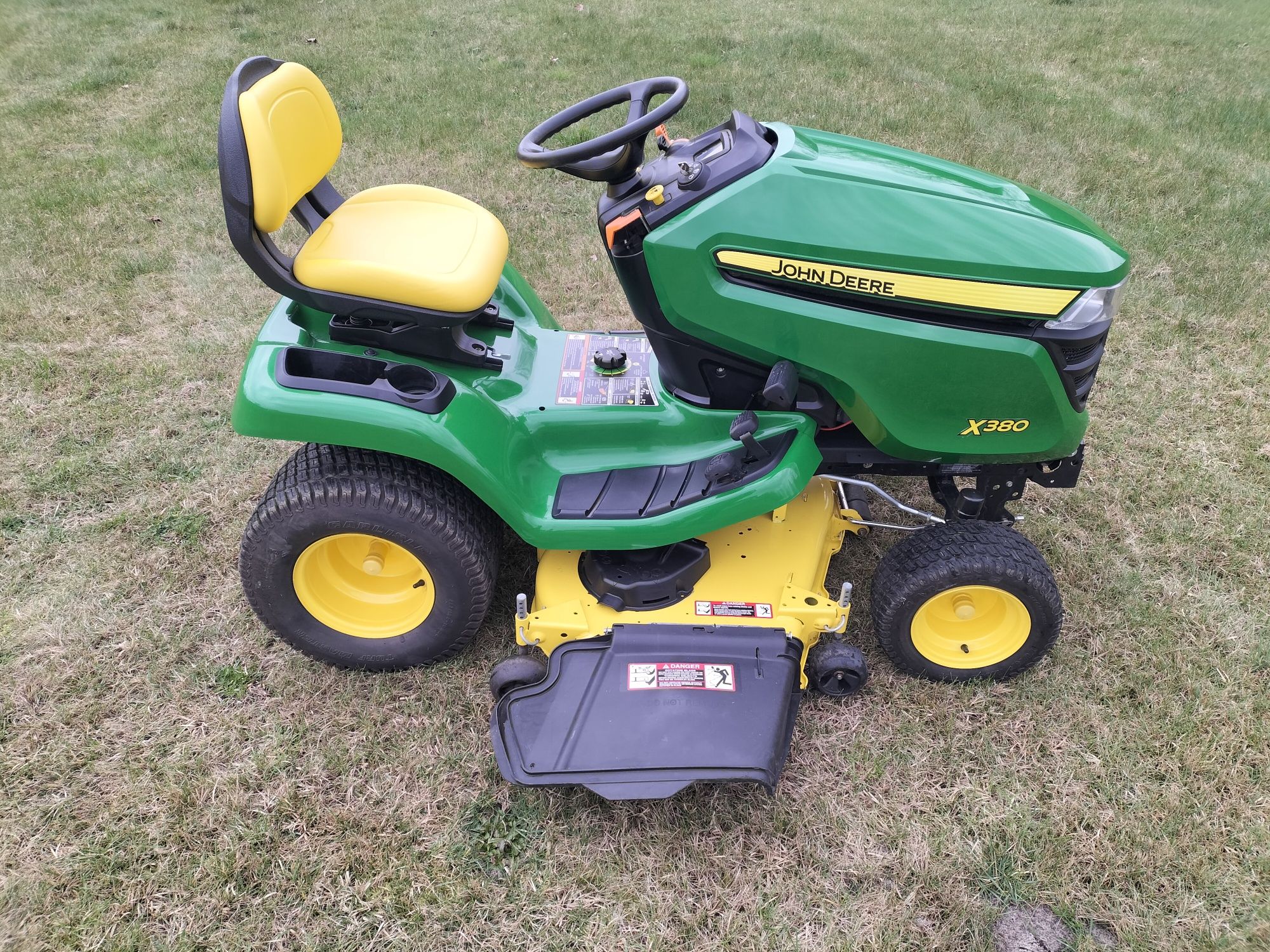 John Deere X380 / Kawasaki