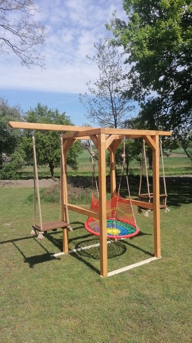 Huśtawki, bujaki, meble ogrodowe, architektura ogrodowa