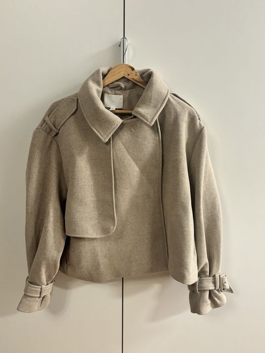 Nowy krótki płaszczyk