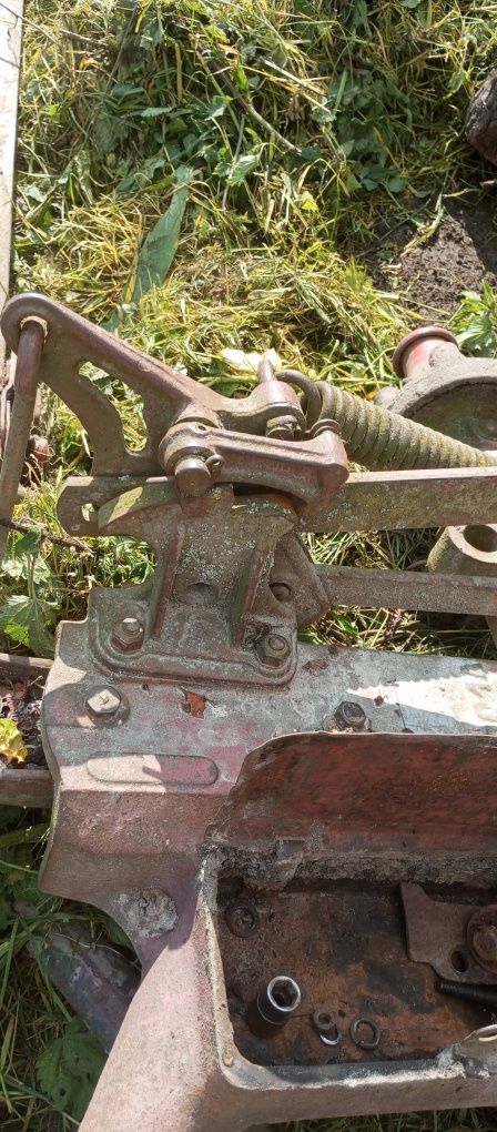 Продам кінну косарку по запчастинам