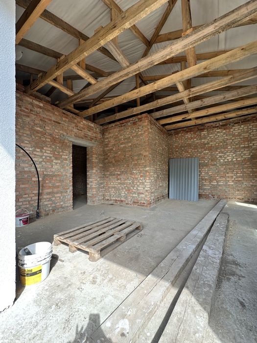 Продам сучасний будинок з гаражем на 6 сотках