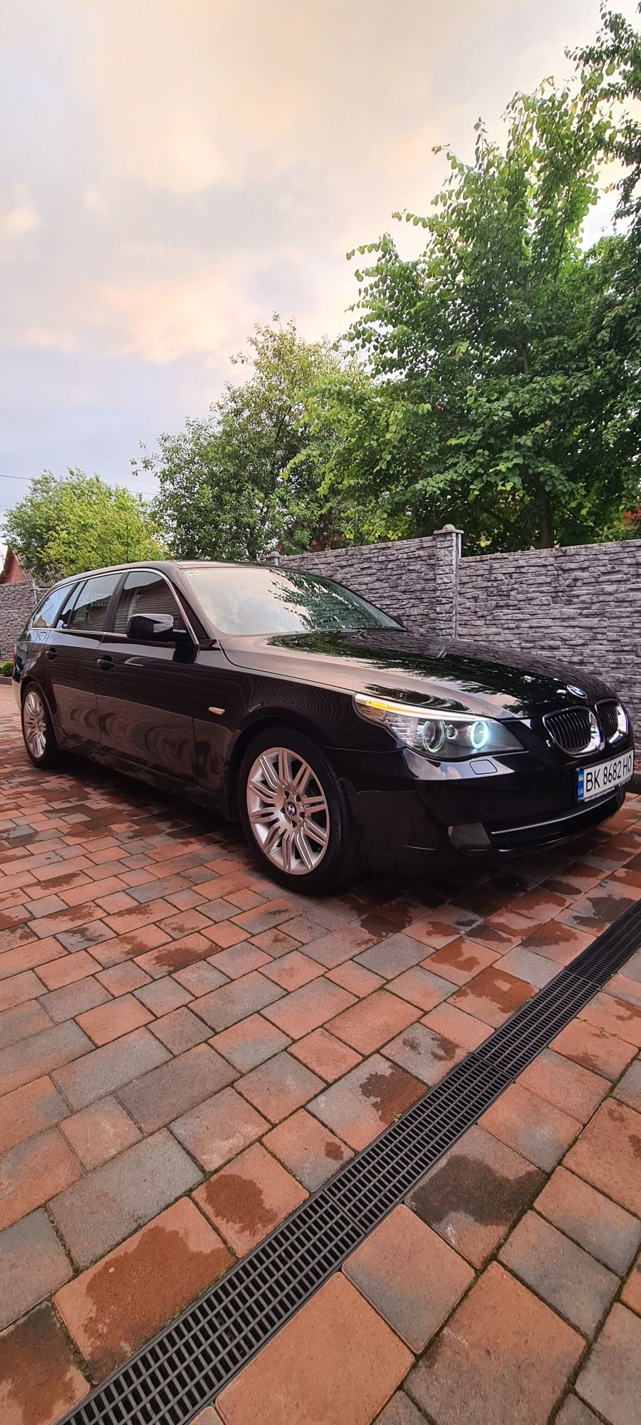 Продам BMW E 61 пригнану з Німеччини в ідеальному стані , обслужену
