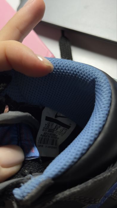 Дитячі ботинки.