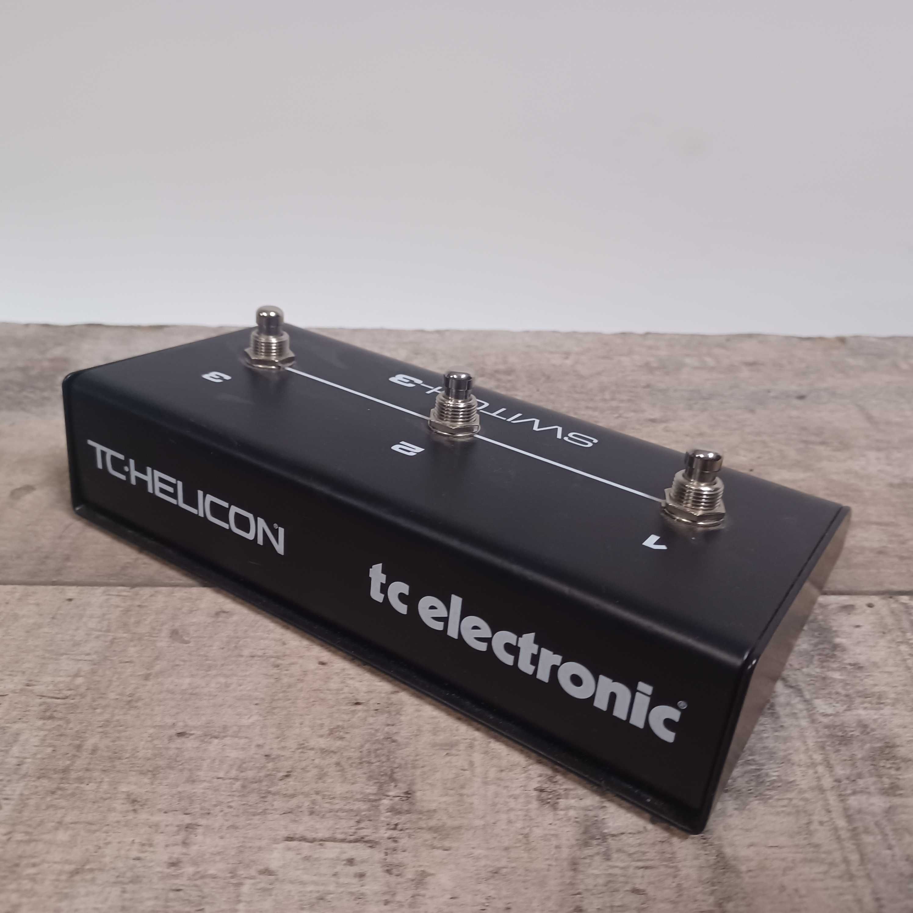 TC Helicon Switch -3 sterownik nożny