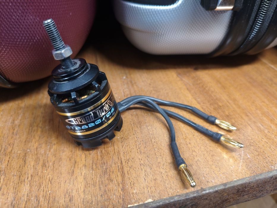 Silnik bezszczotkowy EMAX GT2820/06