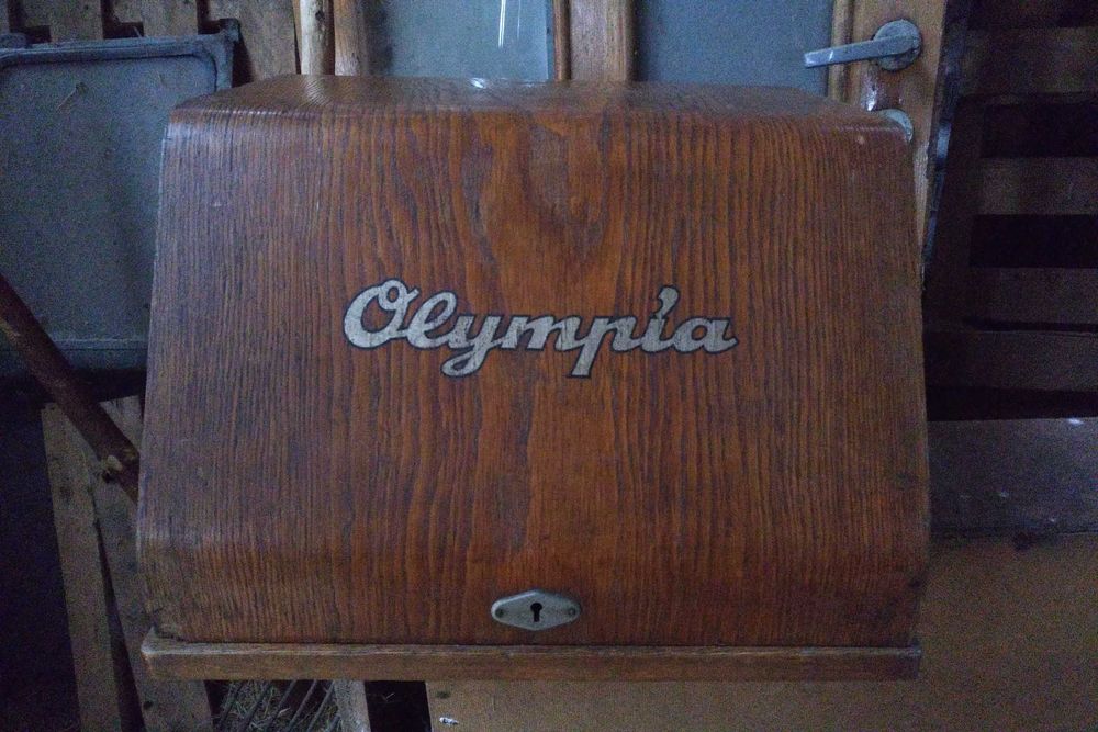 Maszyna do pisania Olympia 8