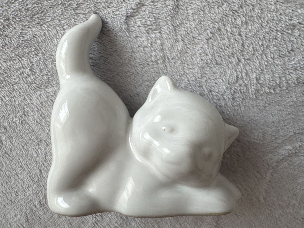 Biały kotek - kot ceramiczny