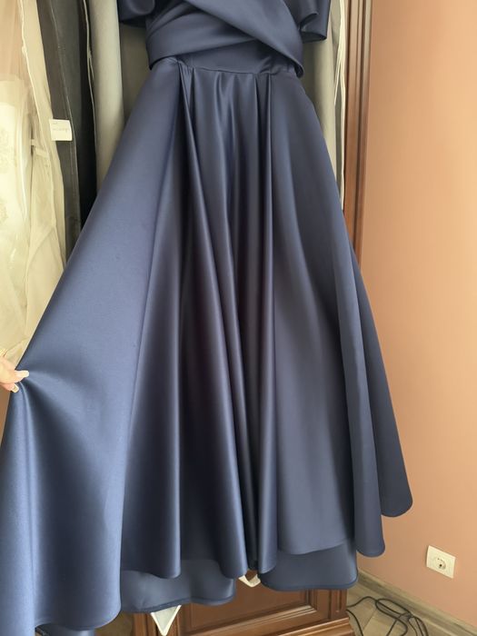 Випускна сукня в ідеальному стані