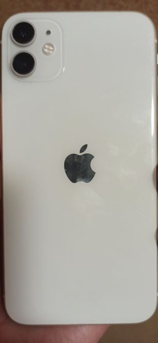 Biały I phone 11 64