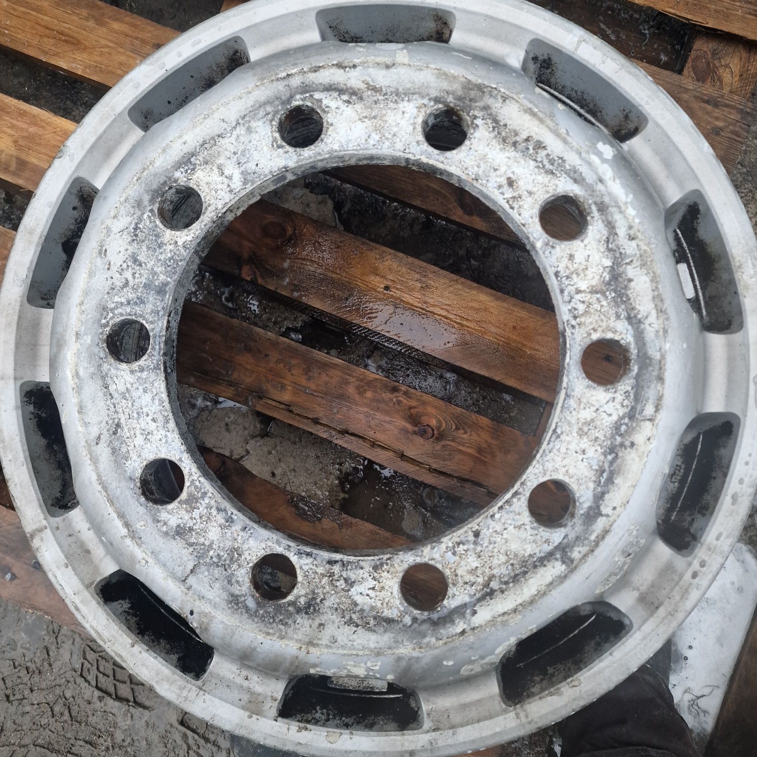Felga aluminiowa 22.5x9.00 R22.5 Alcoa tulejkowane nakrętki