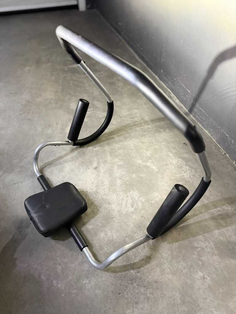 Suporte de Abdominais / Ab Roller com Apoio de Cabeça