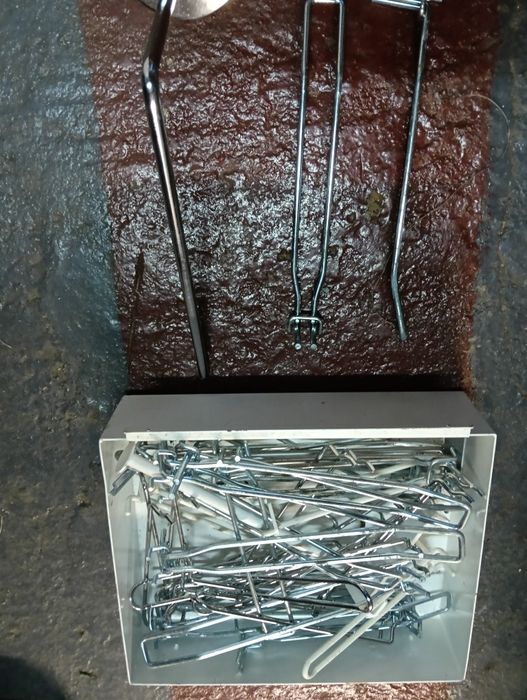 Sprzedam wieszaki garażowe