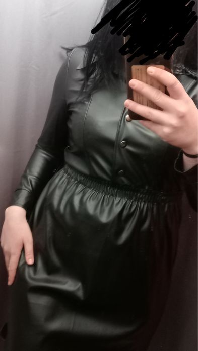 Стильна чорна сукня під екошкіру 44-46 р — як нова!