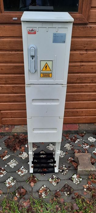 Skrzynka elektryczna budowlana