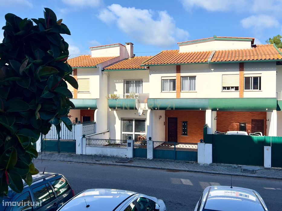 Moradia Geminada T3 na Quinta das Nespereiras, Marinha Grande, Leiria