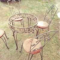 Stoly i krzesla z pretow metalowych