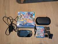 PlayStation Vita, etui, cztery karty pamięci, gra, ładowarka