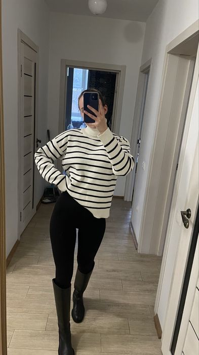 Светр у смужку