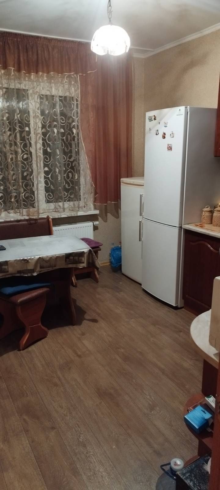 Продам двокімнатну квартиру в Києві ( Троєщина) новий дім.
