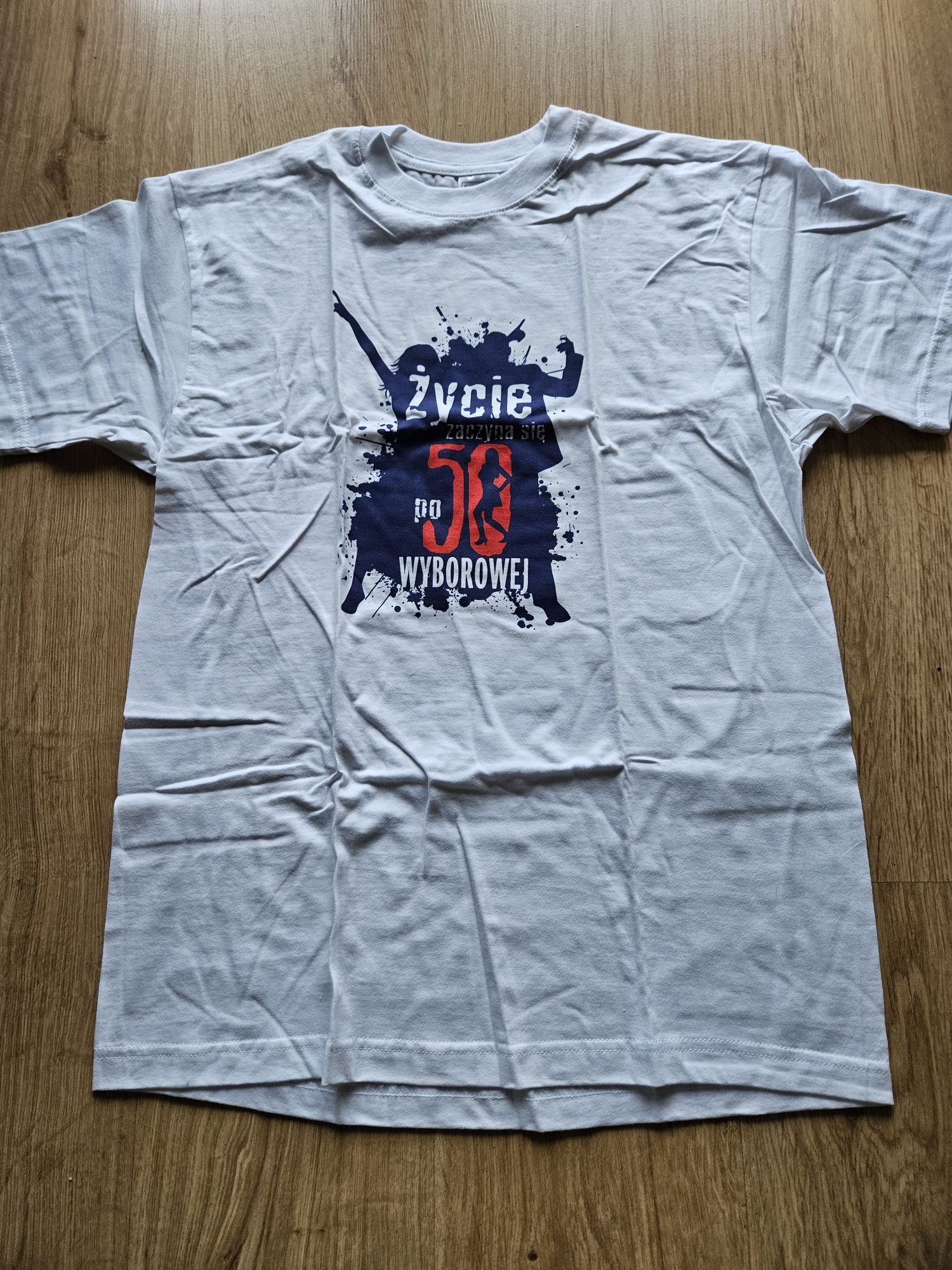 T-shirt z zabawnym napisem
