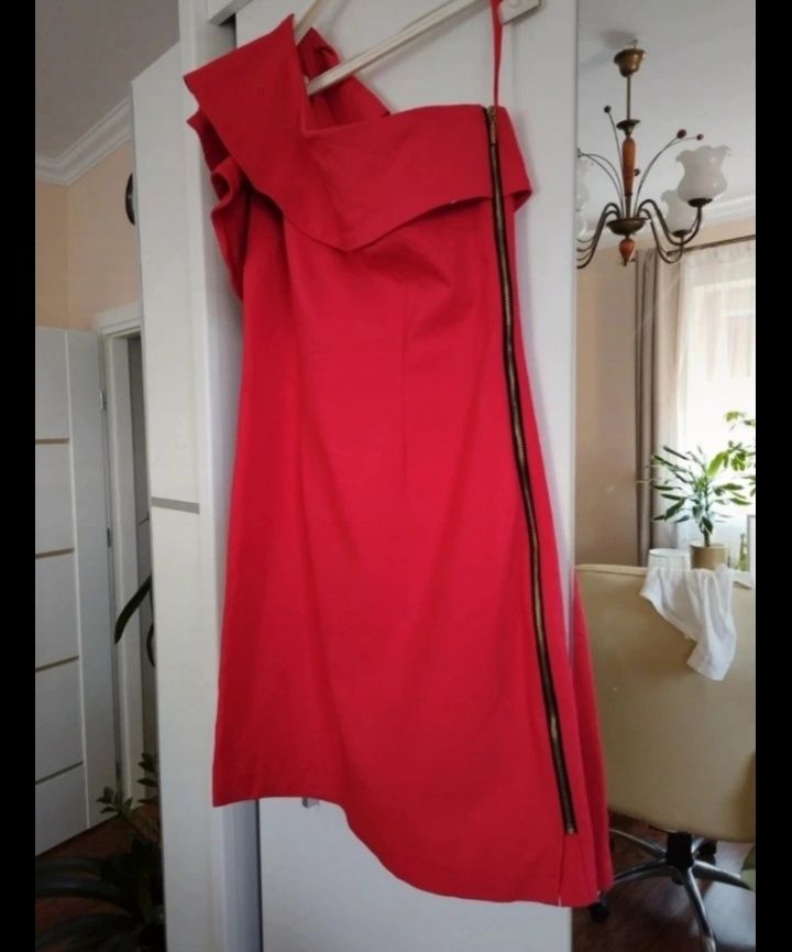 Czerwona sukienka koktajlowa 40