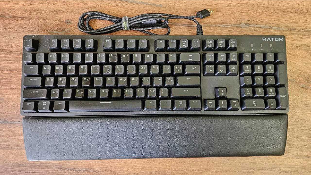 Hator rockfall evo [Blue Switch] + wristpad/custom keycup