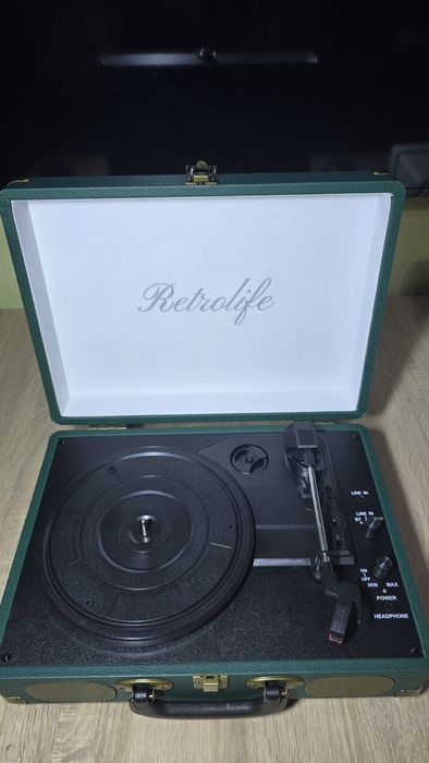 Вініловий програвач Retrolife R609 у валізі, з Bluetooth 

Bluetooth |