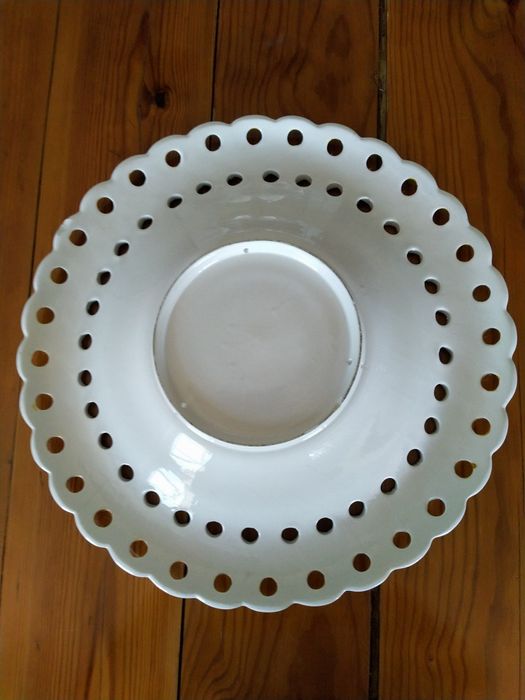 Prato decorativo em faiança, novo