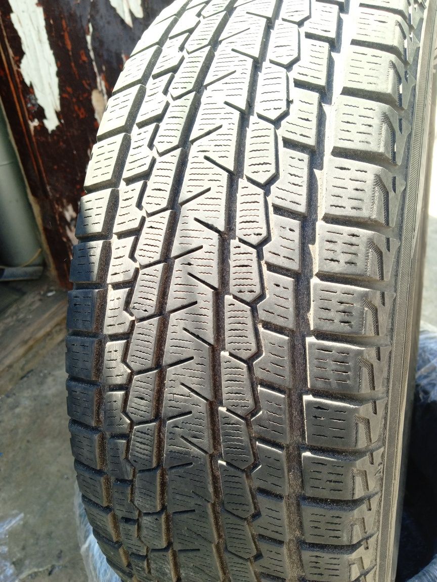 Шины 225/60 r17 в идеальном состоянии зимние