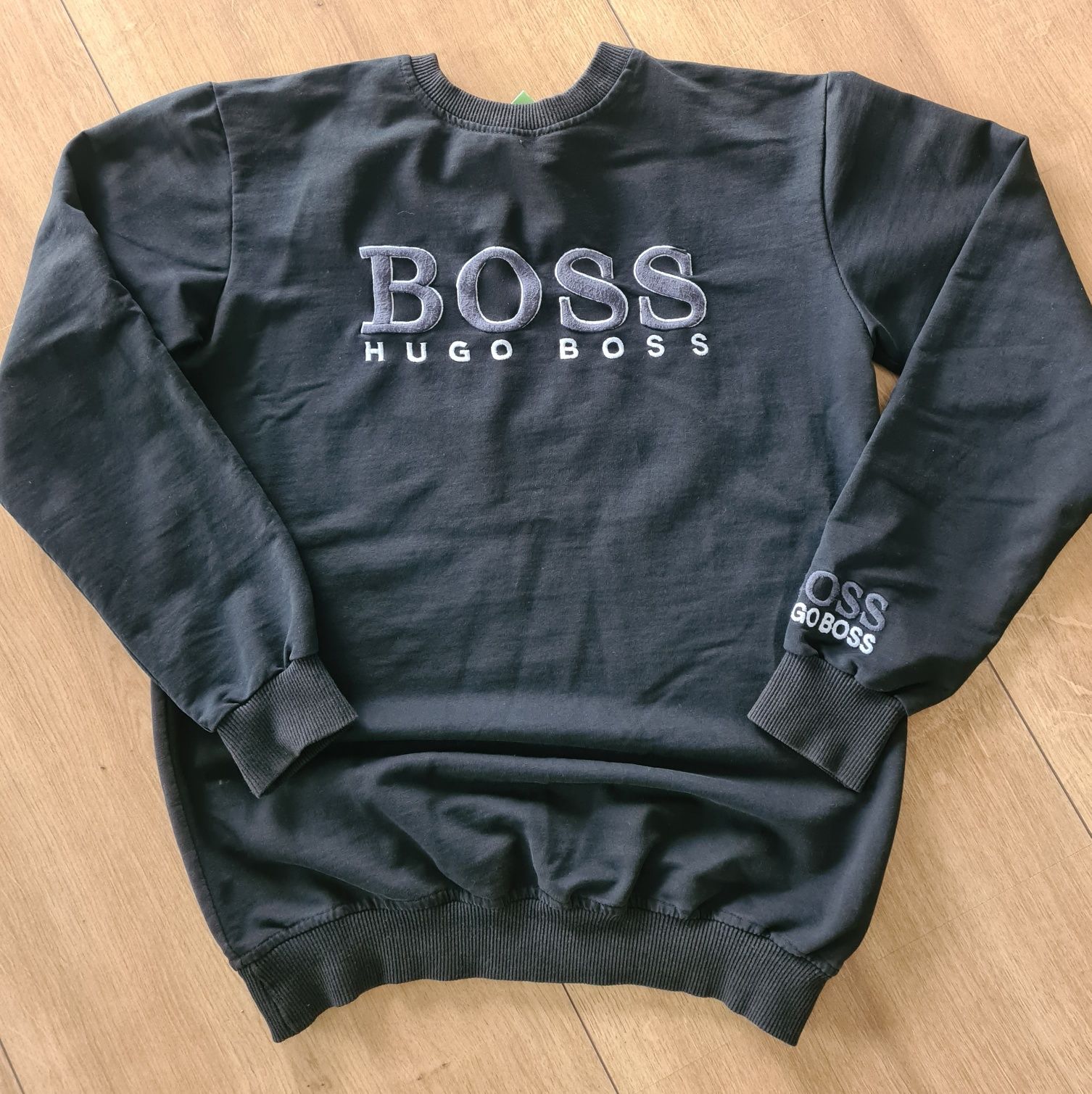 Bluza Hugo Boss r.M Czarna z wyszywanym logo