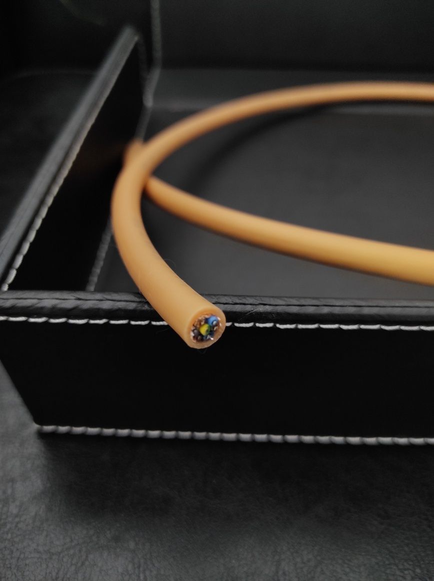 Van Den Hul Mainsserver Hybrid przewód kabel zasilający vdh na metry