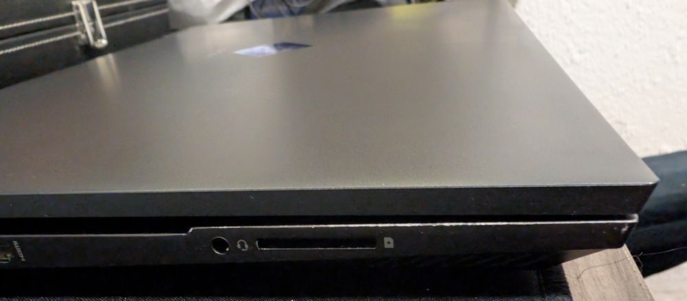 HP Omen 15,6″ | Ryzen 5 4600H | 32 GB RAM | GTX 1650 Ti | SSD 500 GB”