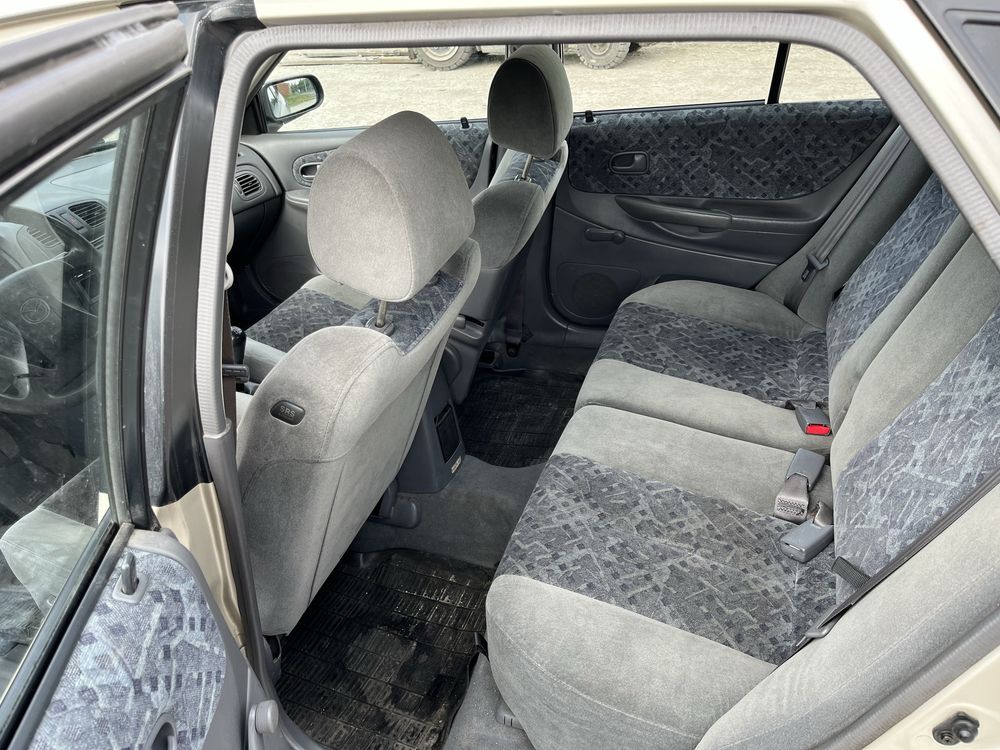 Mazda 323 1,5 benzyna rok 99