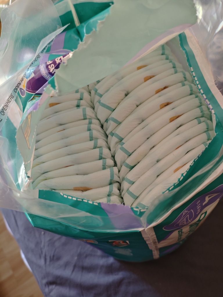 Pieluszki Pampers activ baby 4