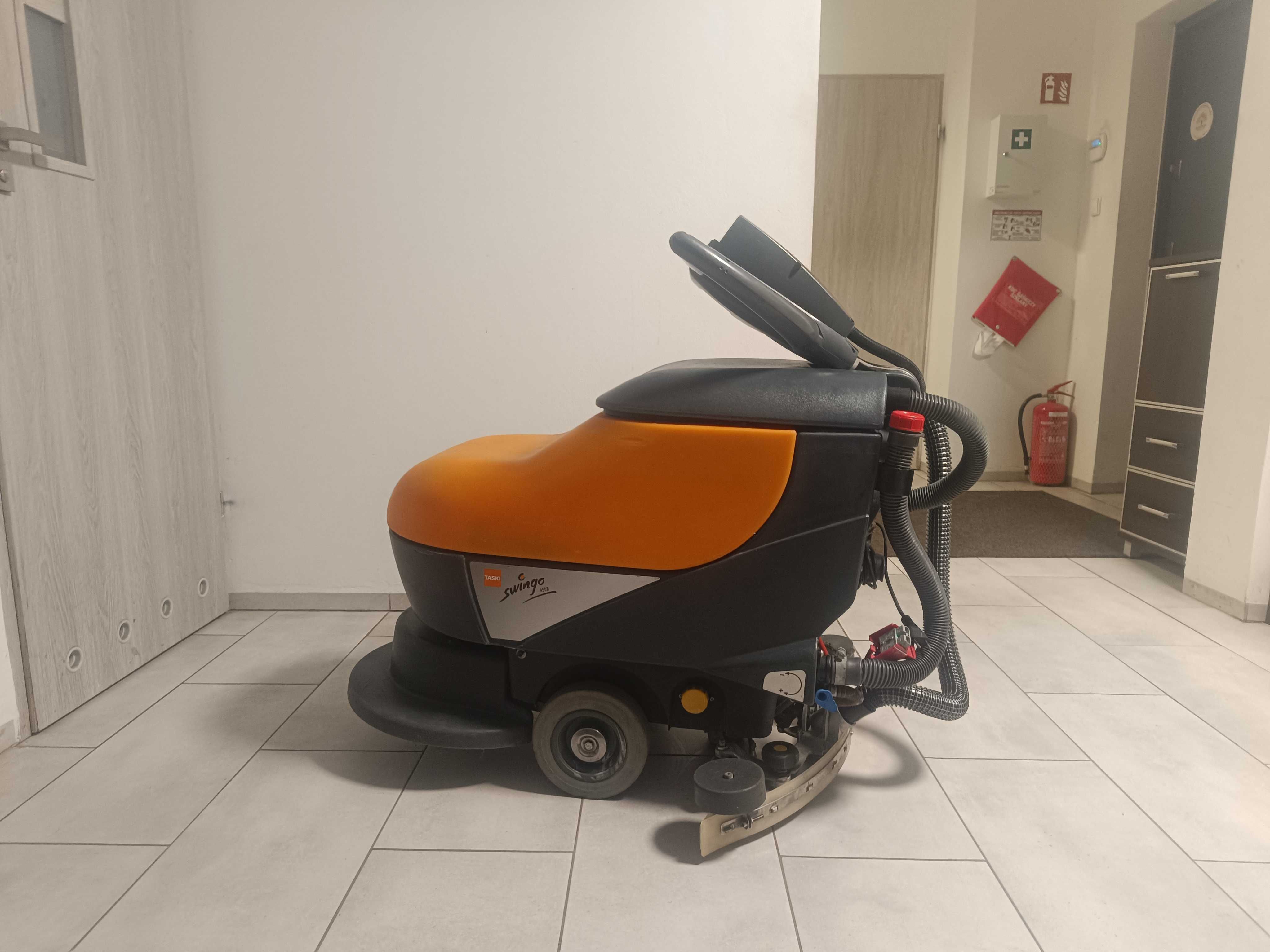Szorowarka /maszyna czyszcząca Taski 450 Nowe Baterie