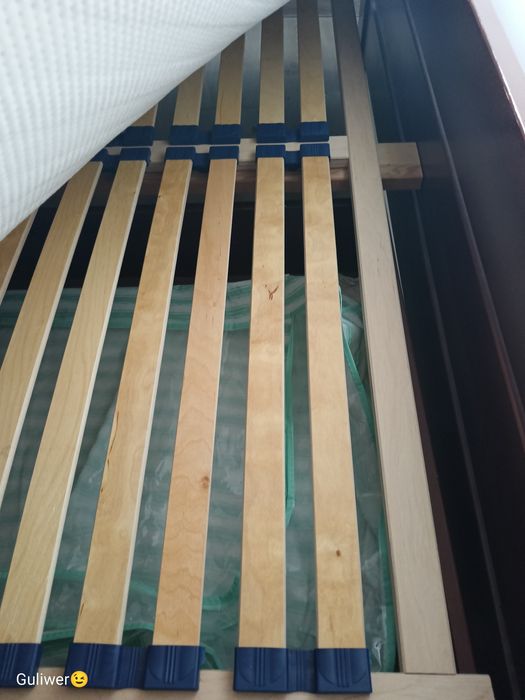 Łóżko drewniane do sypialni pod materac 140 cm na 200 cm