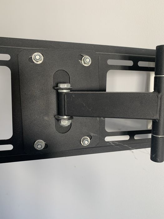 Wieszak uchwyt do TV EMMERSON