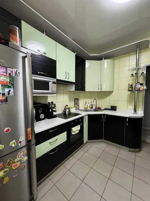 Пропоную до продажу двоповерховий будинок в центрі міста