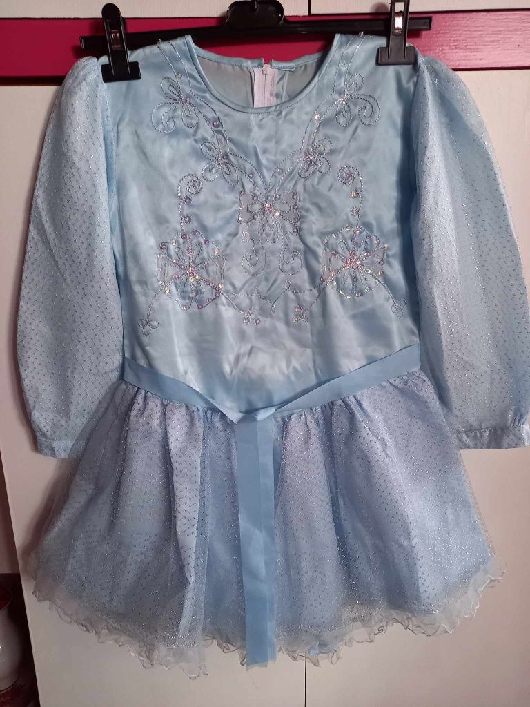 Jasnoniebieska sukienka balowa dla dziewczynki 7-8 lat