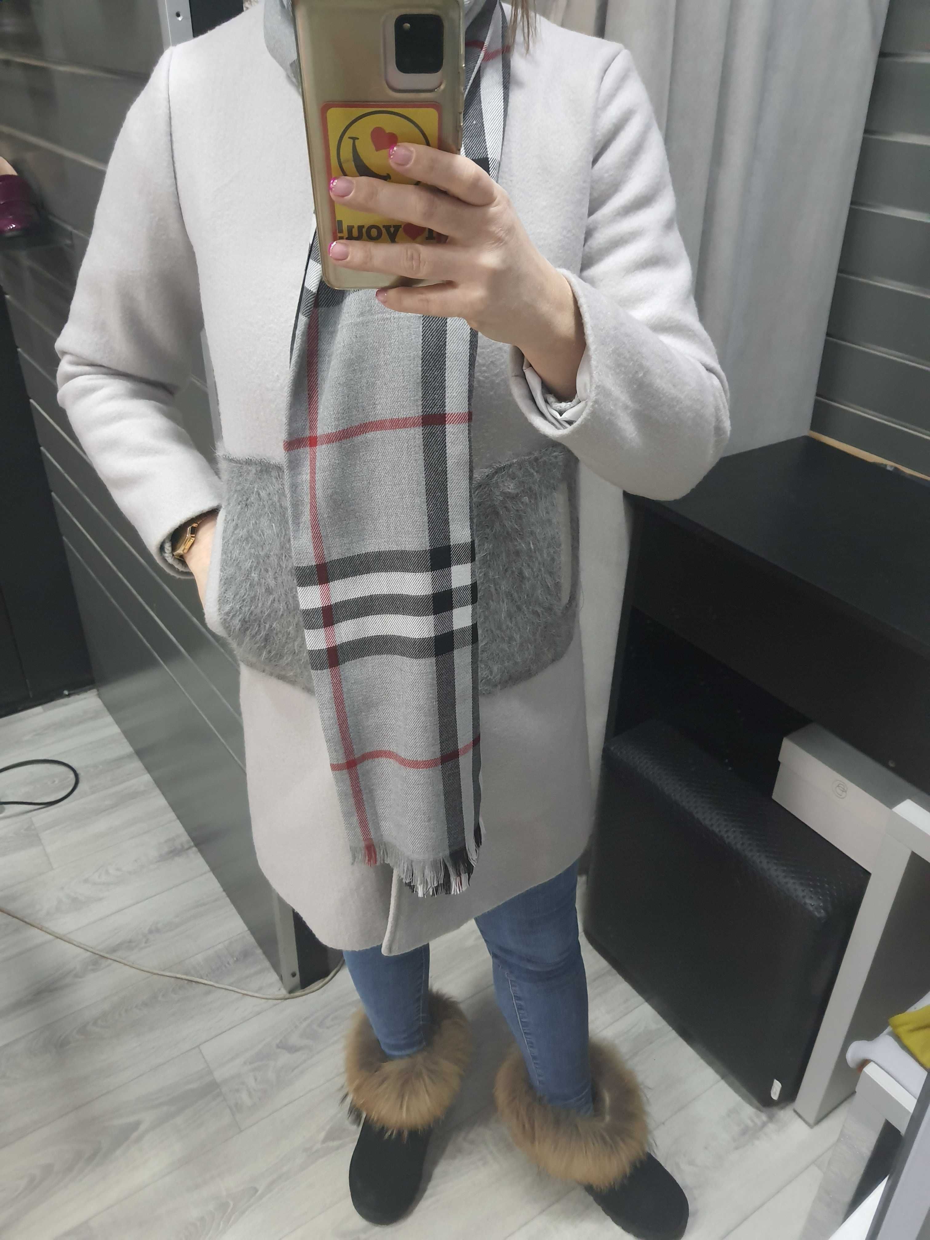 Sprzedam płaszcz z flauszu.