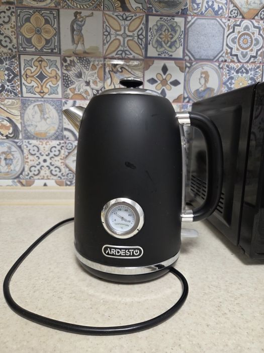 Електрочайник із термометром Ardesto EKL-F410BM