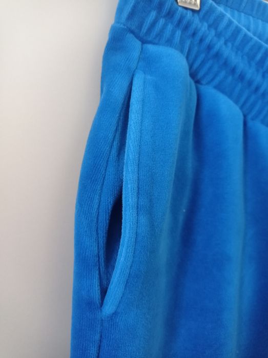 Welurowe spodnie Reserved roz. M