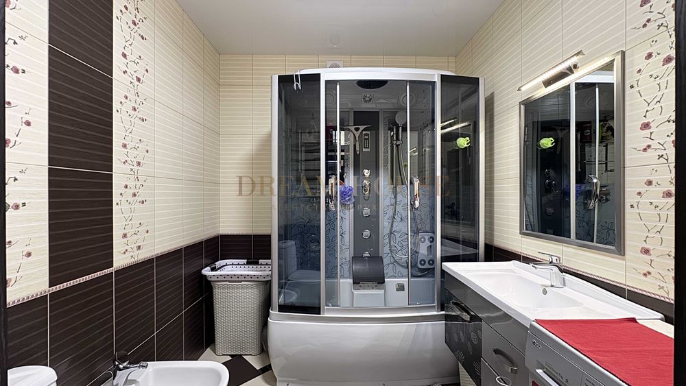 Трьохкімнатна квартира з ремонтом у Гранд Виллас. Газове опалення