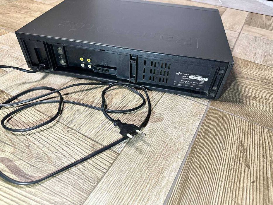 Видеомагнітофон/Видеомагнітофон/Видеопрогравач Panasonic NV-SD400