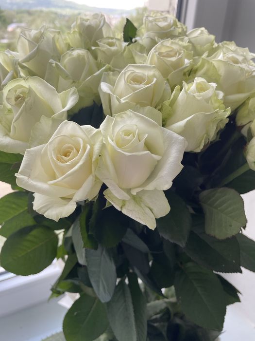 Квіти  різні букети від 1 до 101 штуу на любі урочисті події