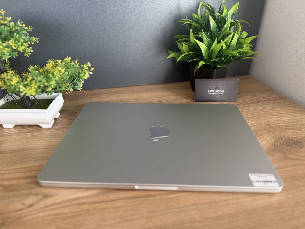 MacBook  Air M2 14" i M2/ 8Gb RAM 256 Gb SSD