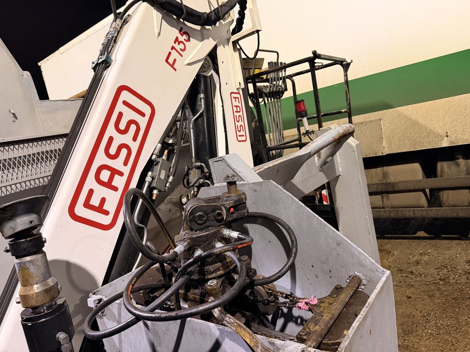 HDS+Kontener FASSI F 135 A 0.24 ACTIVE Udzwig 5,300kg Skladany w ,,Z,,