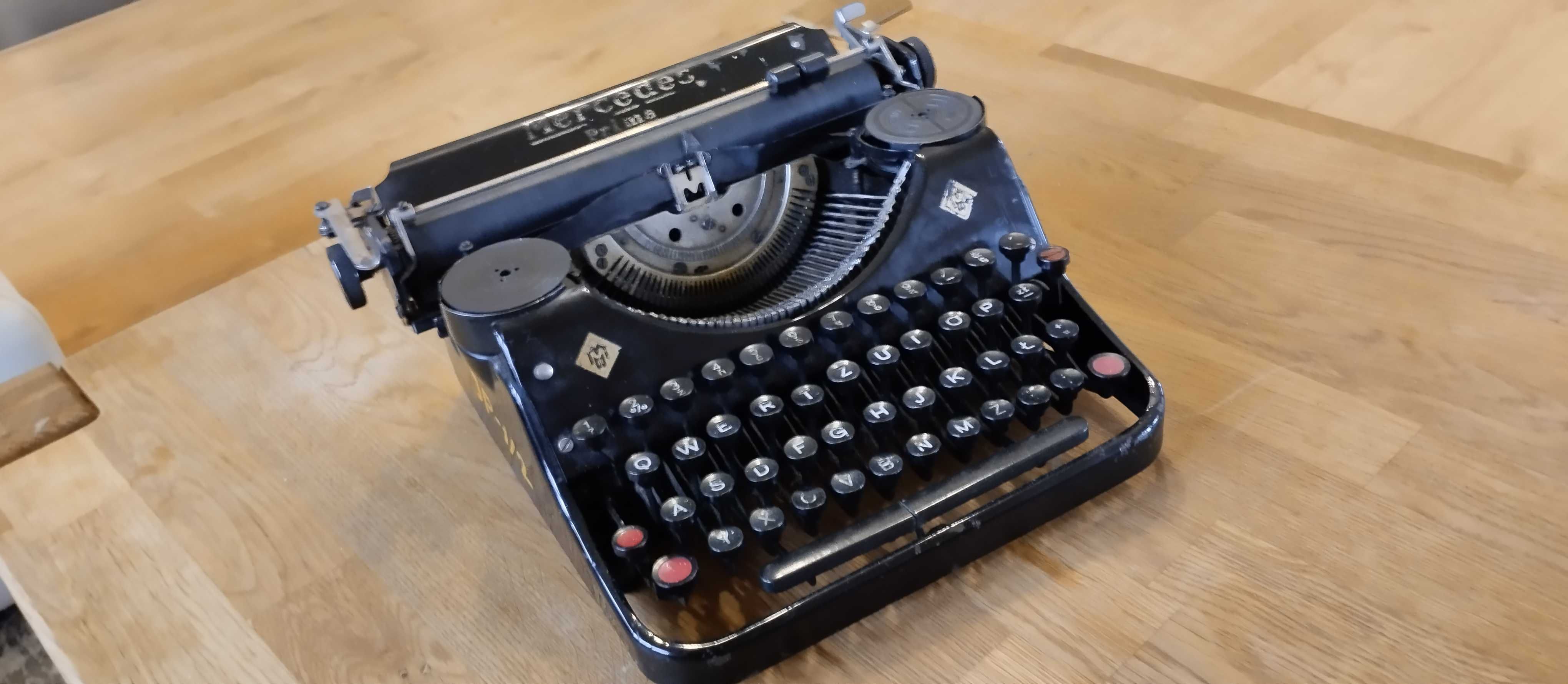 Zabytkowa maszyna do pisania Mercedes Prima