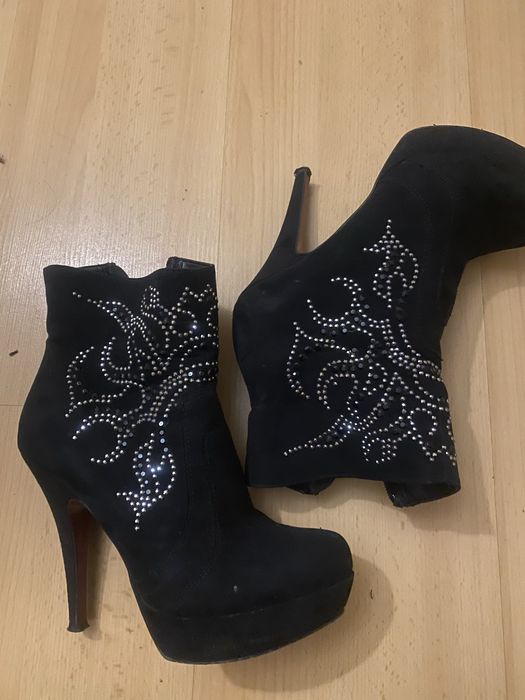 ботфорди 35,5р  черевики 36р,37р