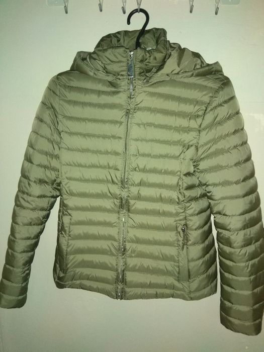 Продам демисезонную куртку